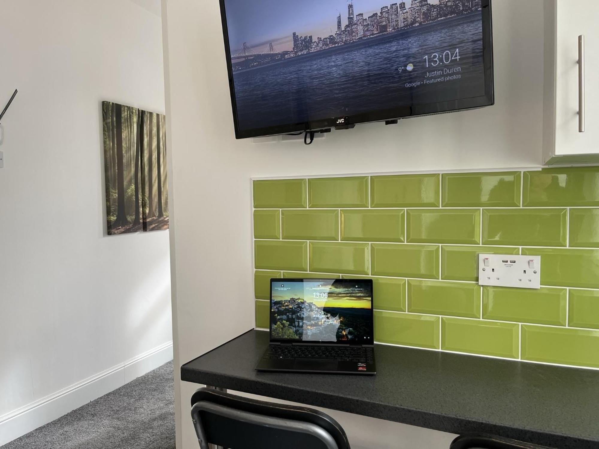 Modern 1 Bed For Comfy In Preston Apartment *